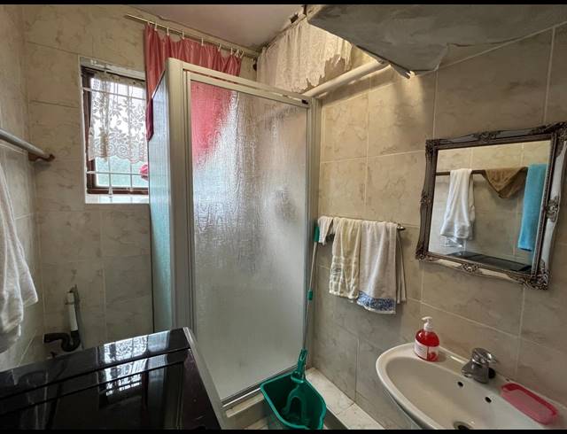 2 BEDROOM APARTMENT FOR SALE IN PINETOWN CENTRAL
